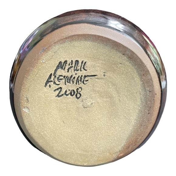 Mark Alewine Pottery 2008. Maple leaf
Vase W/ Leaf 8.5” Tall Collector
Item - Picture 6 of 14